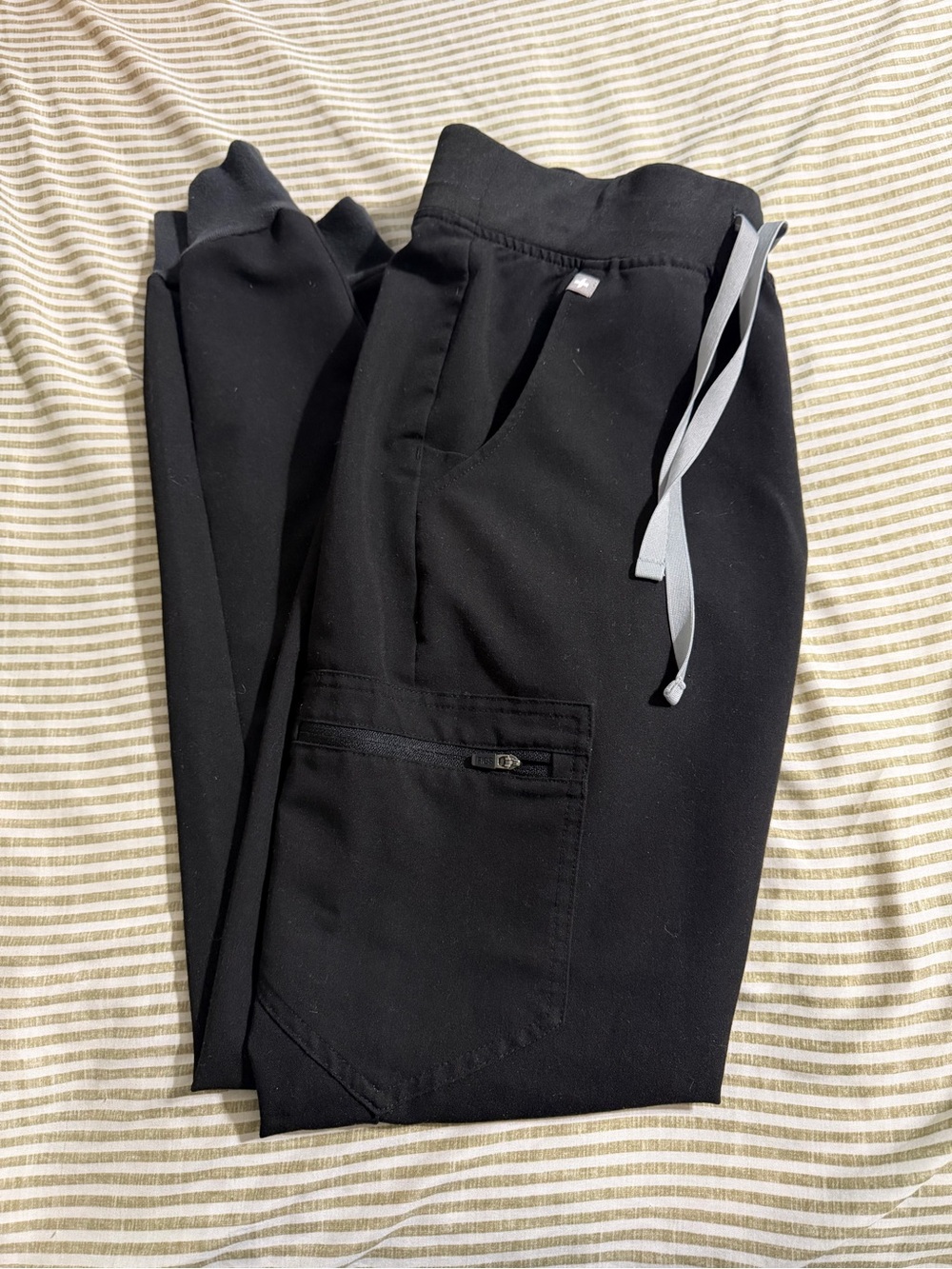 Figs Women’s Black Jogger Pants with Gray Drawstring